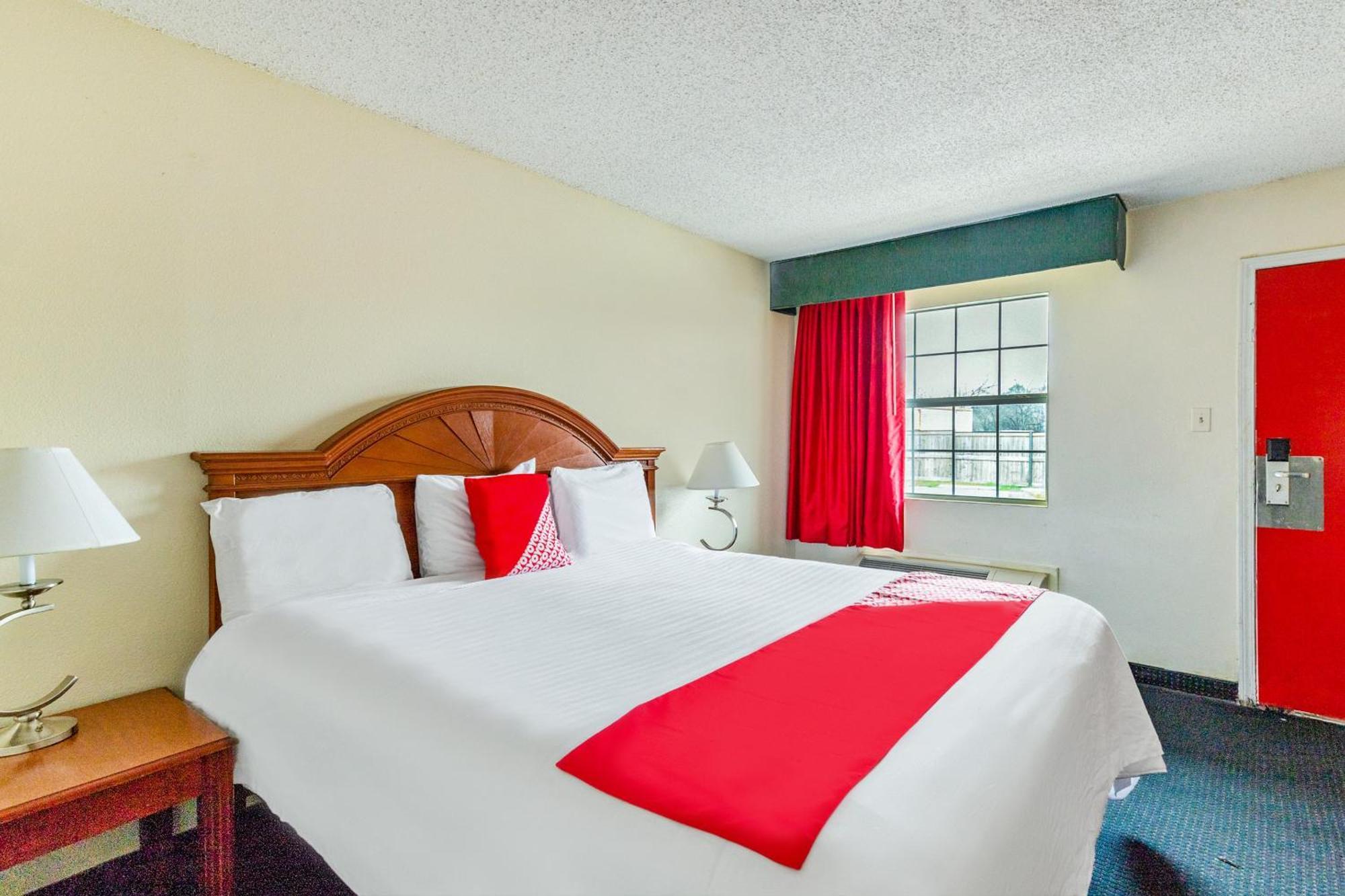 Oyo Hotel San Antonio Lackland Near Seaworld Extérieur photo