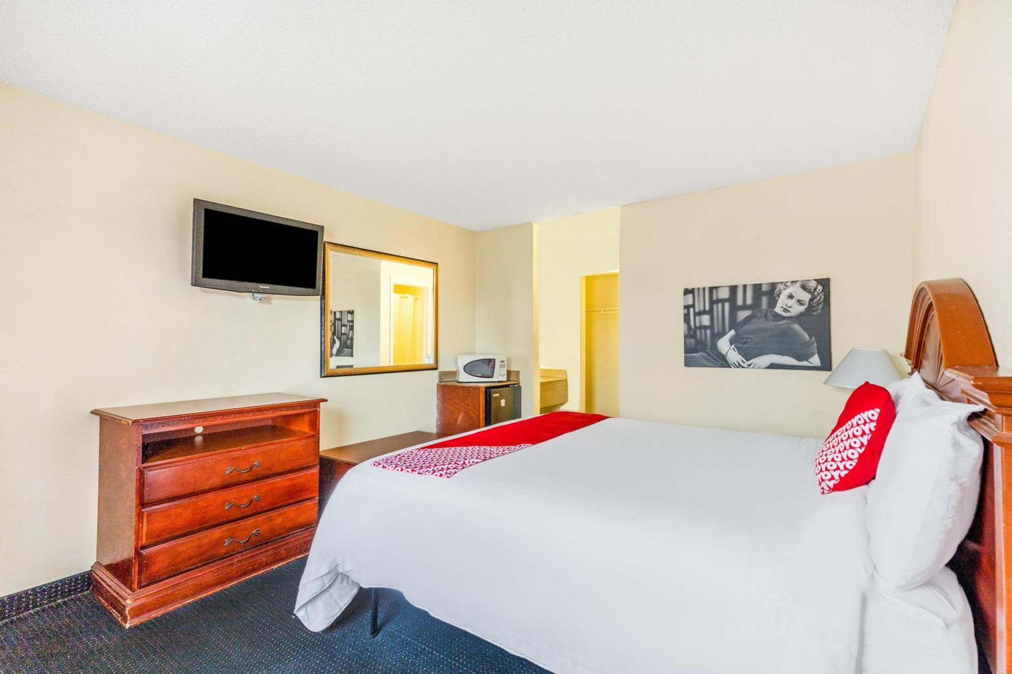 Oyo Hotel San Antonio Lackland Near Seaworld Extérieur photo