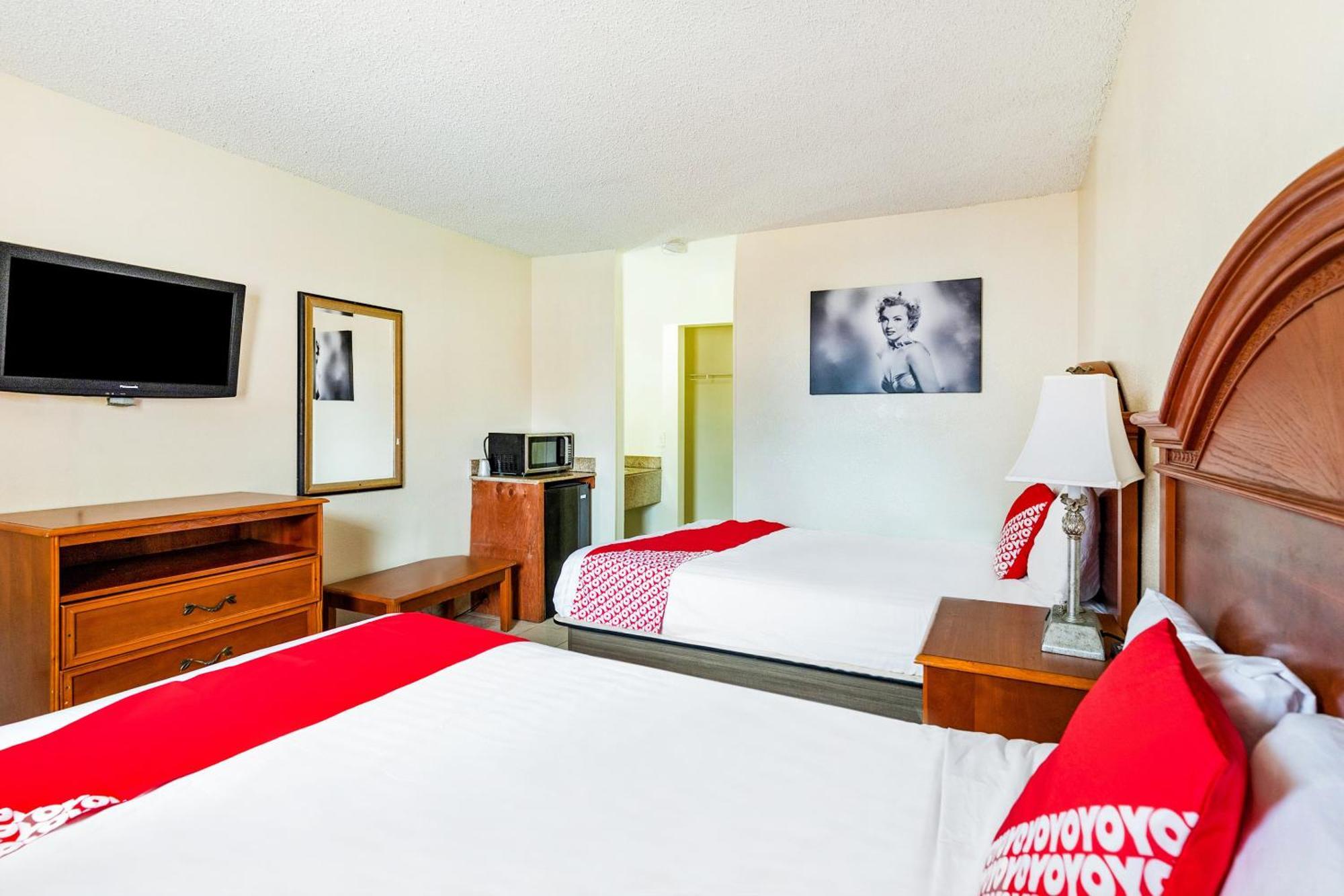 Oyo Hotel San Antonio Lackland Near Seaworld Extérieur photo