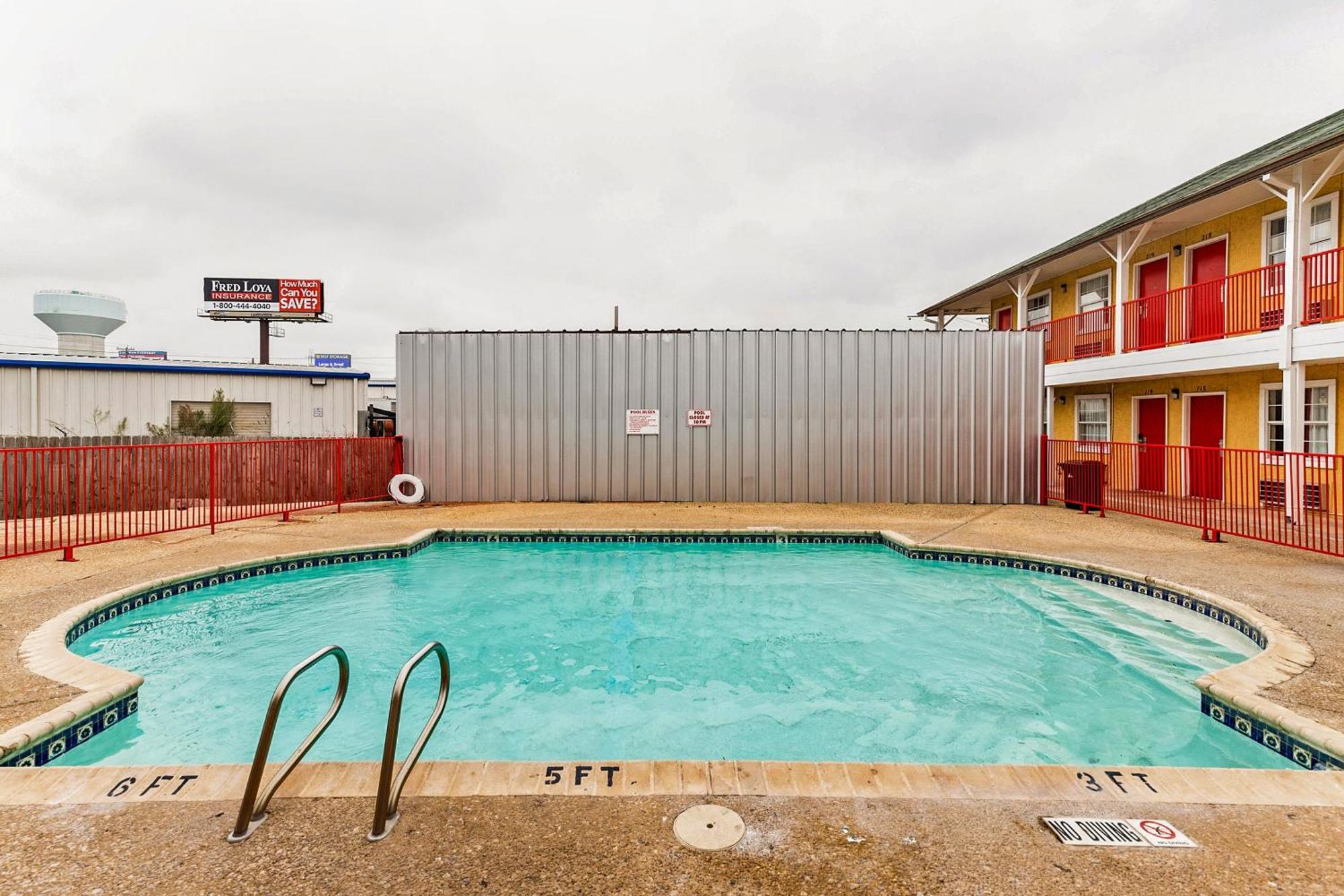 Oyo Hotel San Antonio Lackland Near Seaworld Extérieur photo
