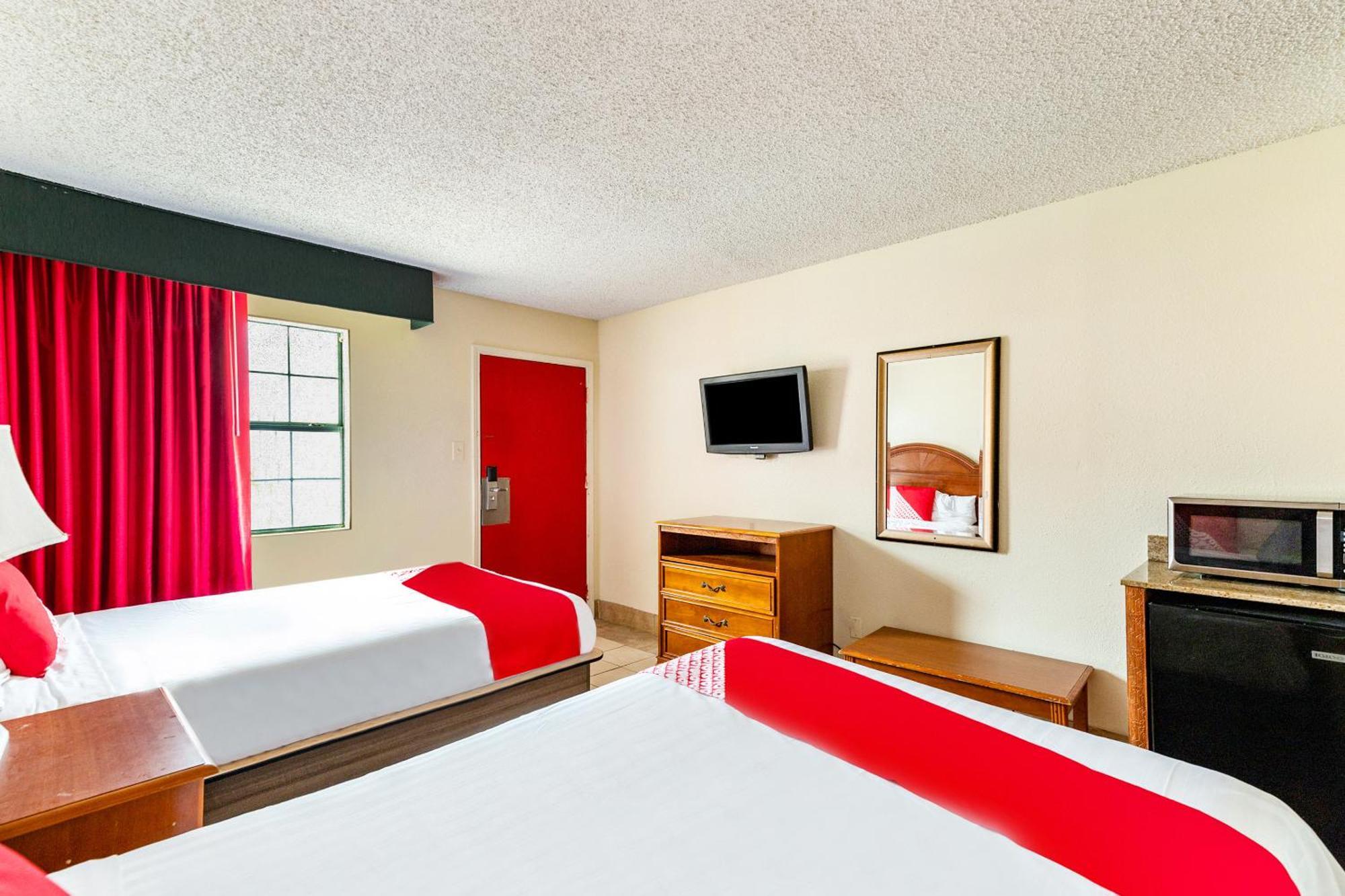 Oyo Hotel San Antonio Lackland Near Seaworld Extérieur photo