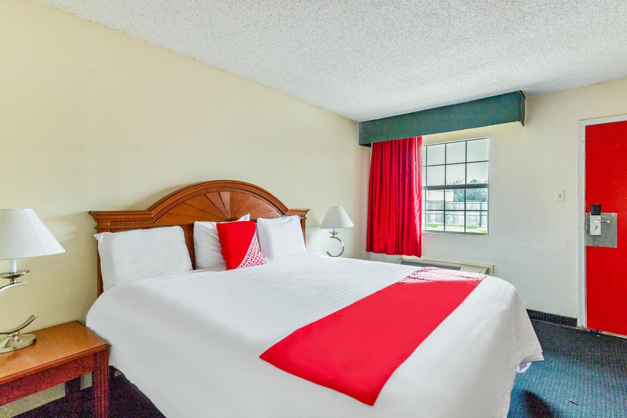 Oyo Hotel San Antonio Lackland Near Seaworld Extérieur photo