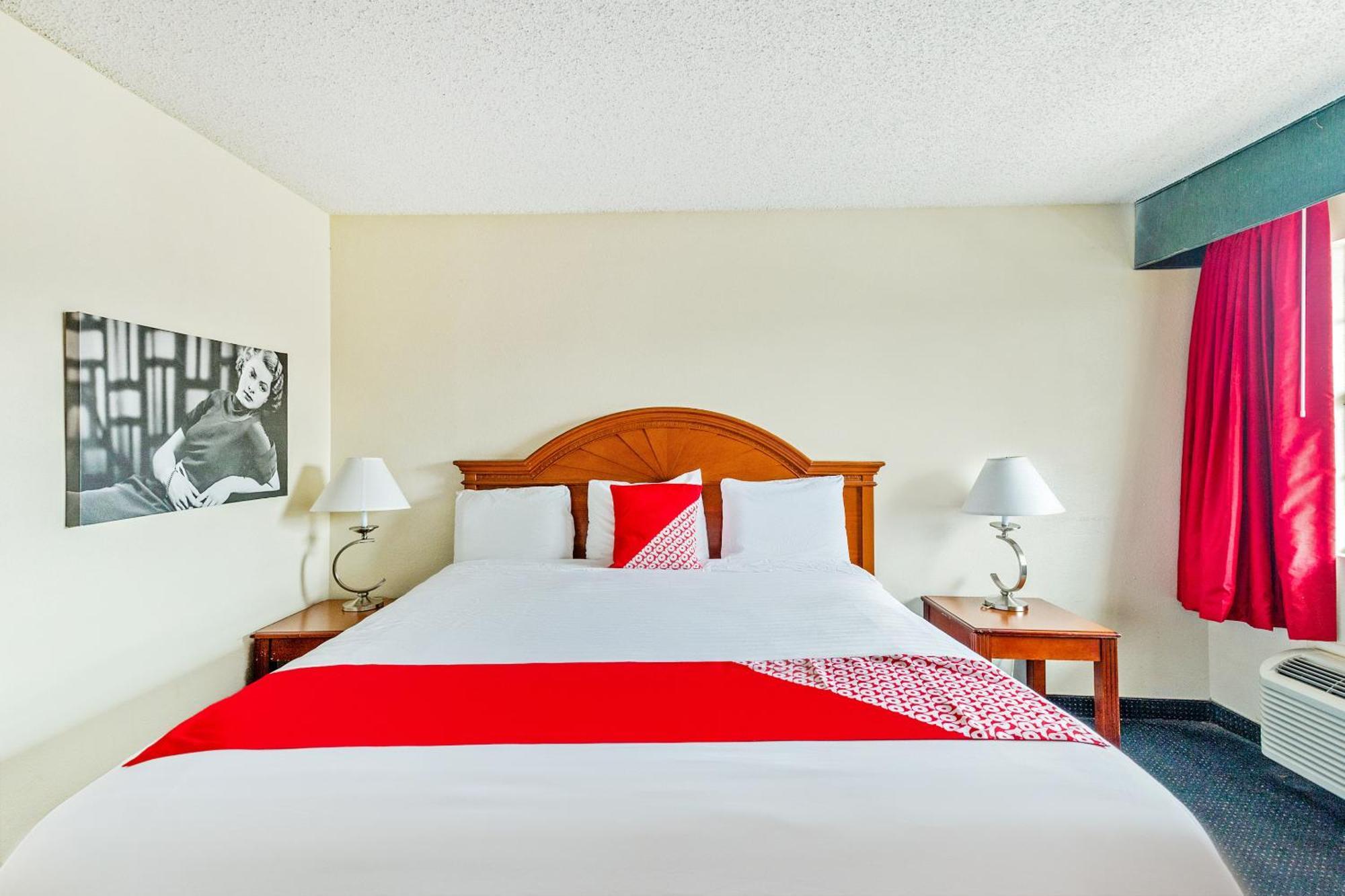 Oyo Hotel San Antonio Lackland Near Seaworld Extérieur photo