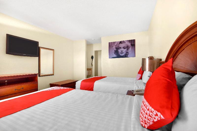 Oyo Hotel San Antonio Lackland Near Seaworld Extérieur photo